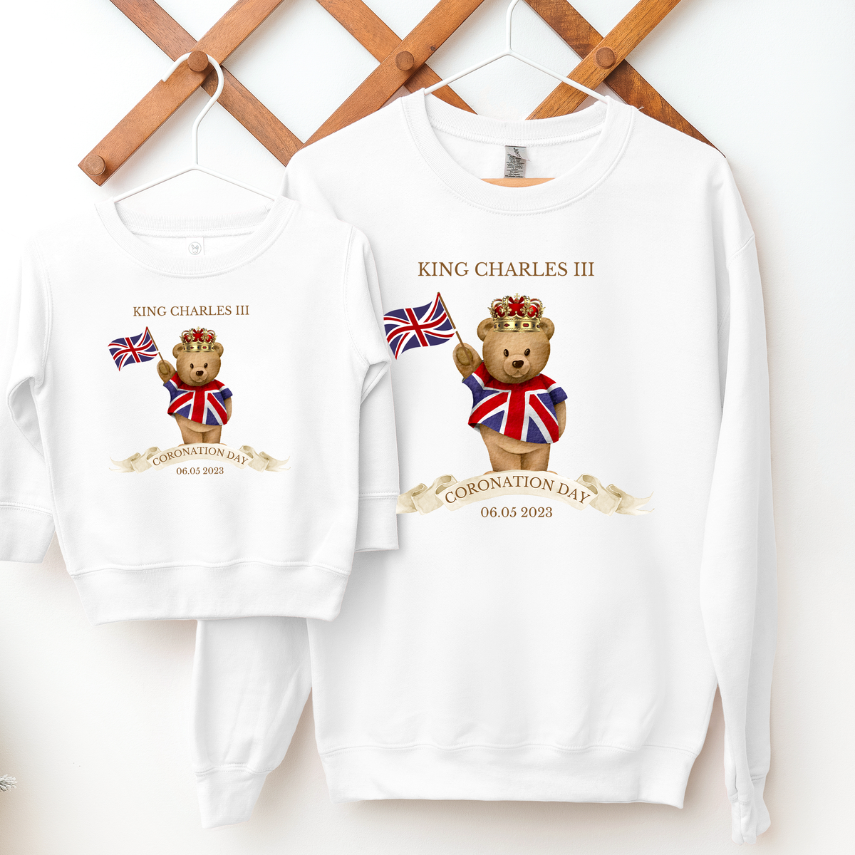 King&#39;s Coronation Celebration Bear Design White Sweatshirt