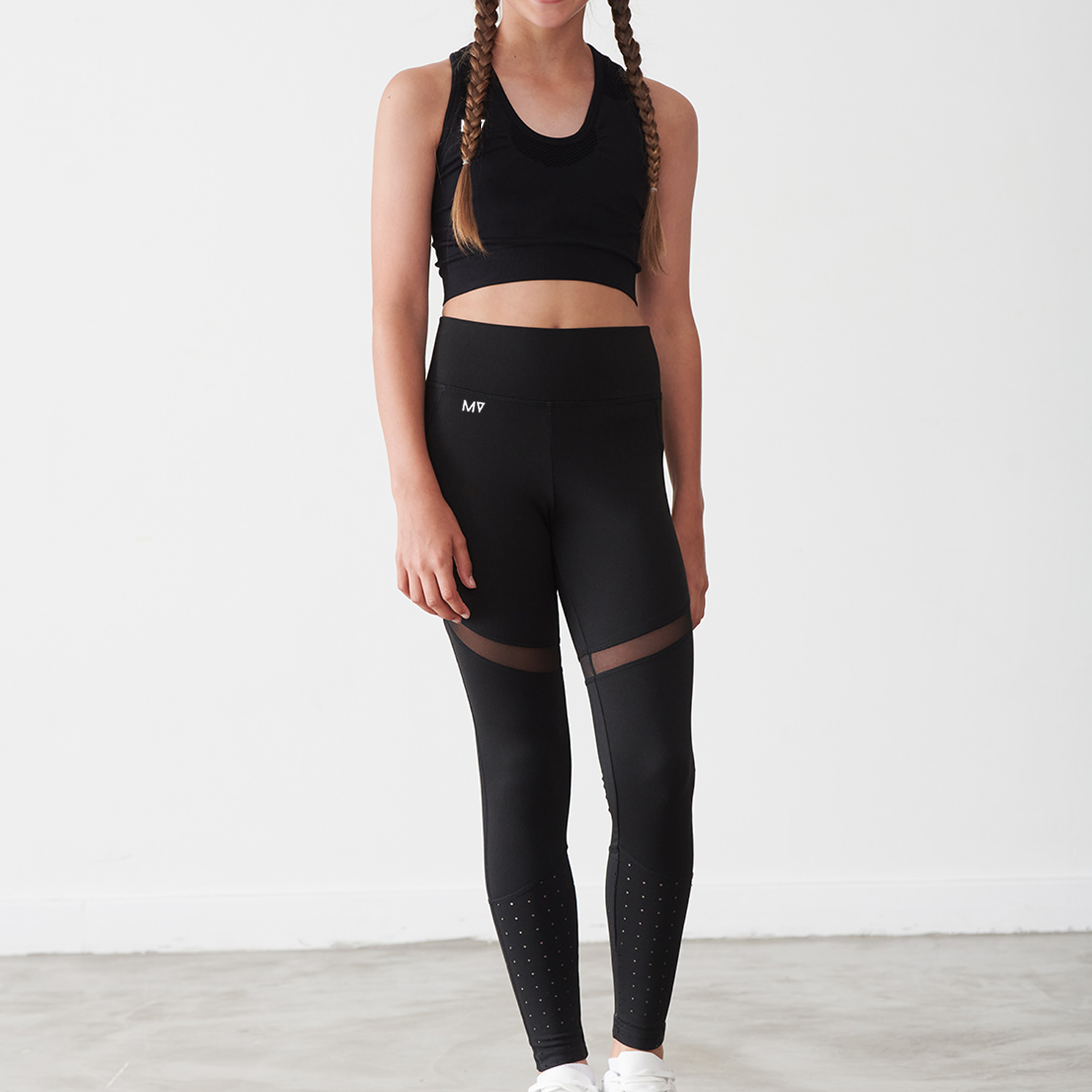 Sports crop top sales and leggings set