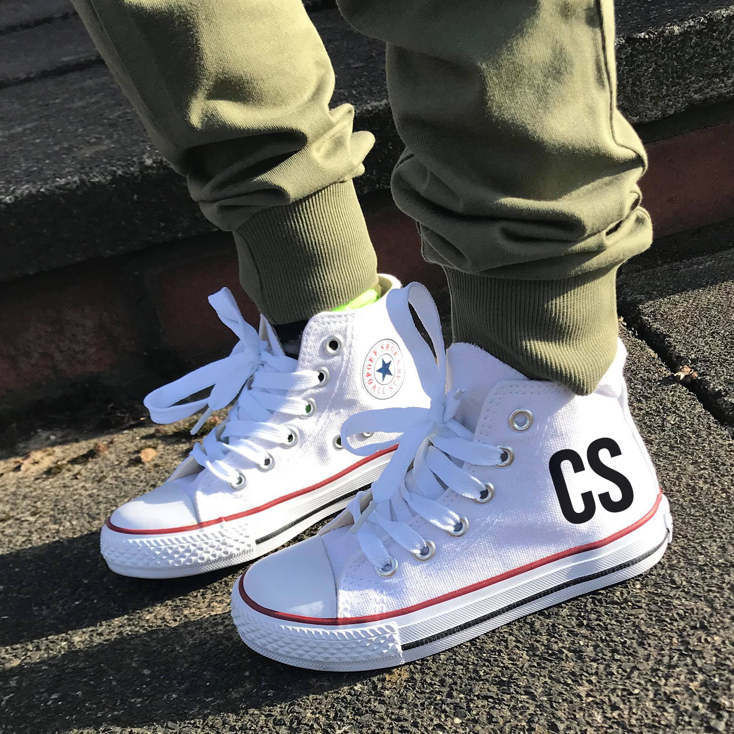 Hi top 2025 canvas trainers